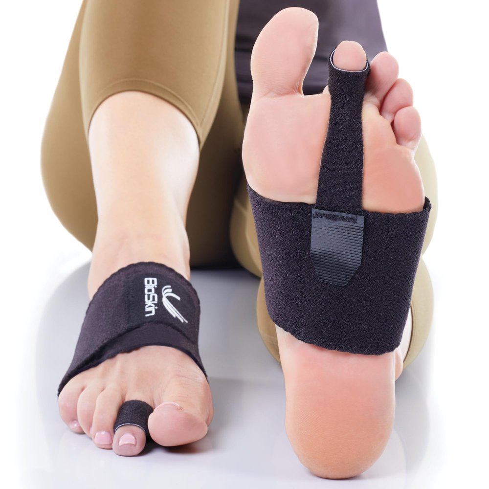 BioSkin Hammer Toe Straightener - Patented Toe Corrector for Women & Men, Corrector for Crooked or Curled Toes, Dorsal Drift, Floating Toes, Foot Pain Relief, 1 Compression Foot Wrap & 2 Toe Straps